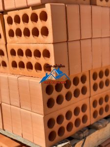 دربارۀ این مقاله بیشتر بخوانید آجرده سوراخ لفتون قرمز